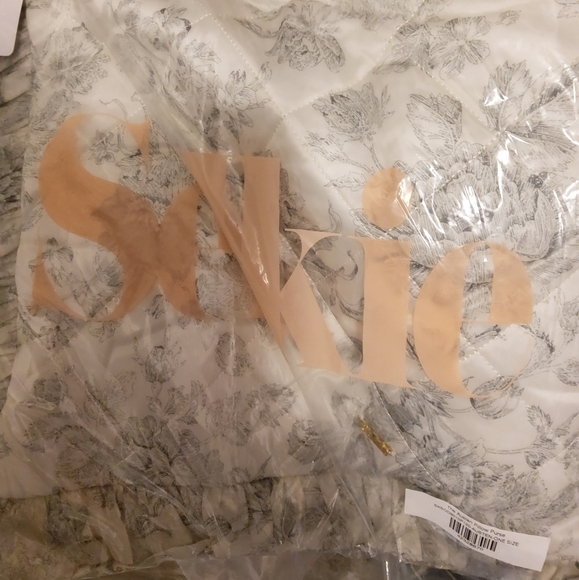 **1 Left**Selkie The Austen Pillow Purse - Picture 4 of 16